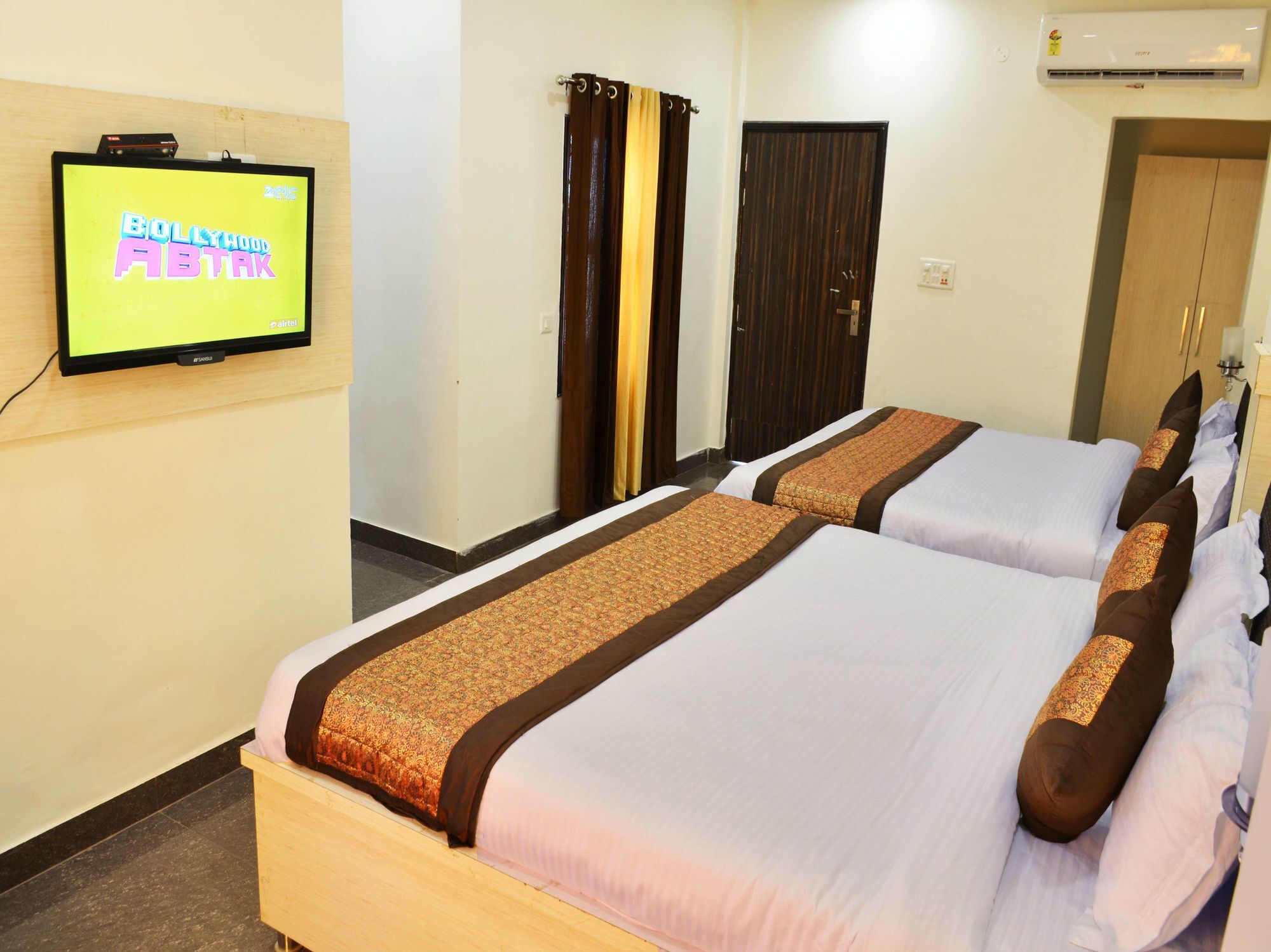 Oyo 7447 Grand Park Hotel Амритсар Екстериор снимка