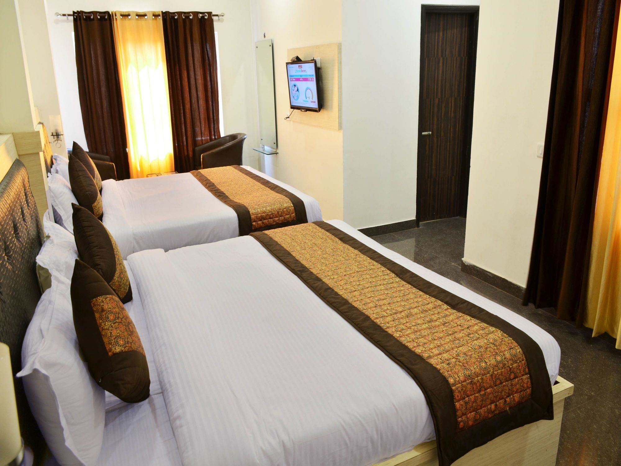 Oyo 7447 Grand Park Hotel Амритсар Екстериор снимка
